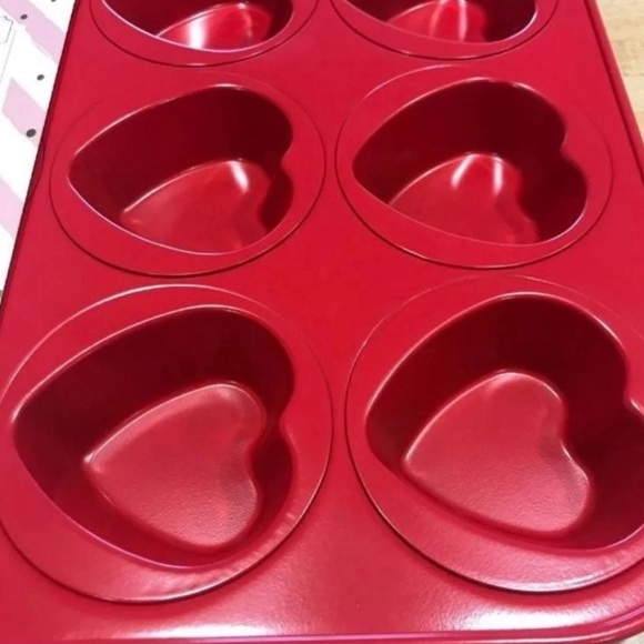 Red Heart Shaped Cupcake Pan Valentine’s Day - Picture 3 of 4